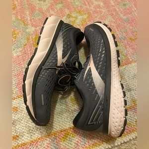 Brooks Ghost 13 Tennis Shoes